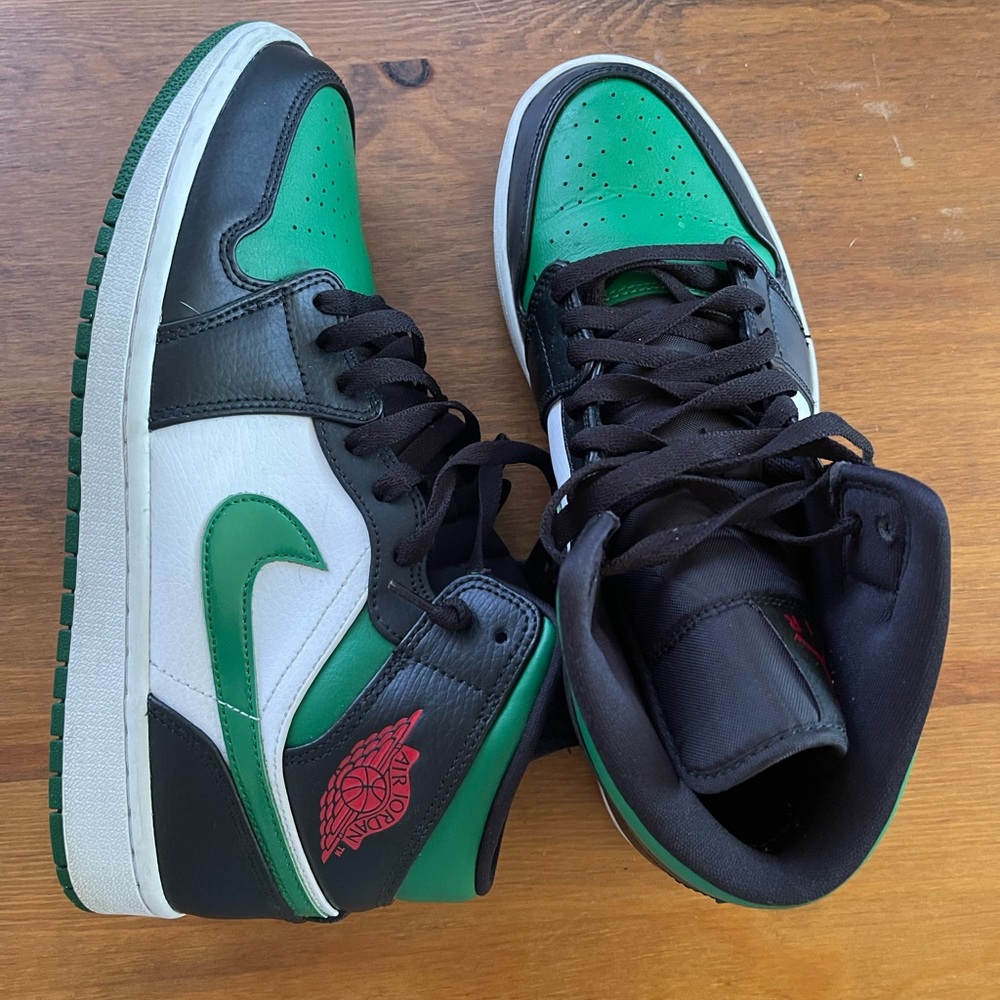 Air Jordan 1 Mid | Men | Size 9.5